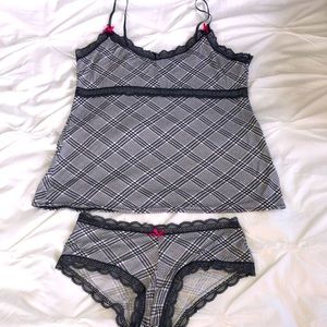 Plume shorty pajamas sz M